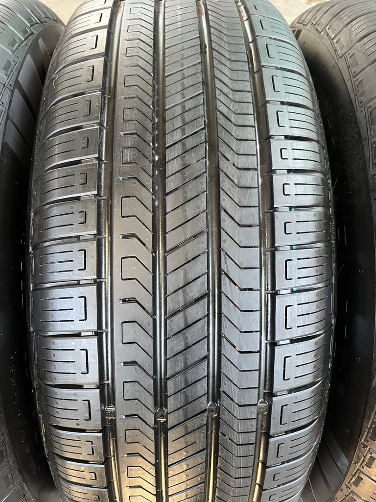 ยางป้ายแดง 265-65-17 Continental ปลายปี 25 เหมาะสำหรับ รถกระบะตัวสูง และ SUV ทุกรุ่น ยางป้ายแดง 265-65-17 Continental ปลายปี 25 เหมาะสำหรับ รถกระบะตัวสูง และ SUV ทุกรุ่น