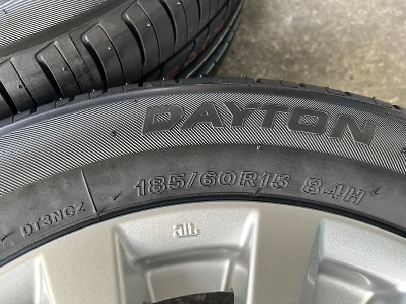 ล้อแม็ก Mitsu Attrage ขอบ 15 สีบอร์น พร้อมยางใหม่ 185-60-15 DAYTON ปี 26 ล้อแม็ก Mitsu Attrage ขอบ 15 สีบอร์น พร้อมยางใหม่ 185-60-15 DAYTON ปี 26