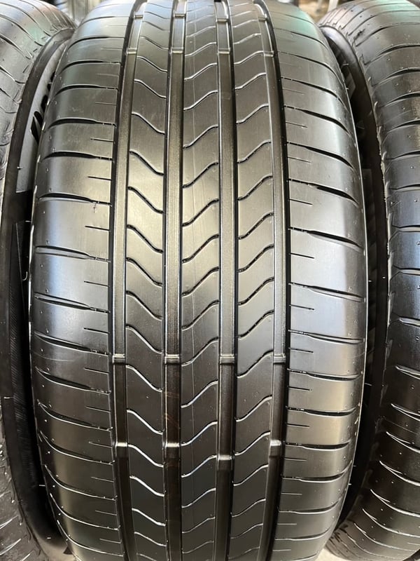 ยาง 215-55-16 Bridgestone ปี 25 สภาพน้องๆยางใหม่ ใช้งานมาน้อย ยาง 215-55-16 Bridgestone ปี 25 สภาพน้องๆยางใหม่ ใช้งานมาน้อย