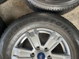 ล้อแม็กป้ายแดง Ford Ranger รุ่นใหม่ ขอบ 17 พร้อมยาง 265-65-17 Bridgestone ปี 21 ล้อแม็กป้ายแดง Ford Ranger รุ่นใหม่ ขอบ 17 พร้อมยาง 265-65-17 Bridgestone ปี 21