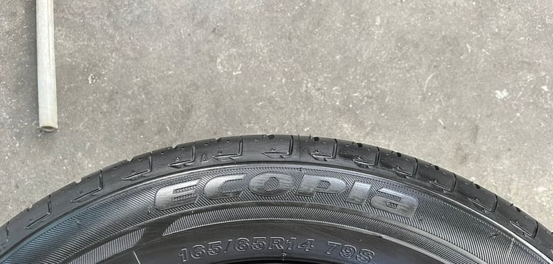 ยางป้ายแดง 165-65-14 Bridgestone ปี 25 สวยกริ๊บ