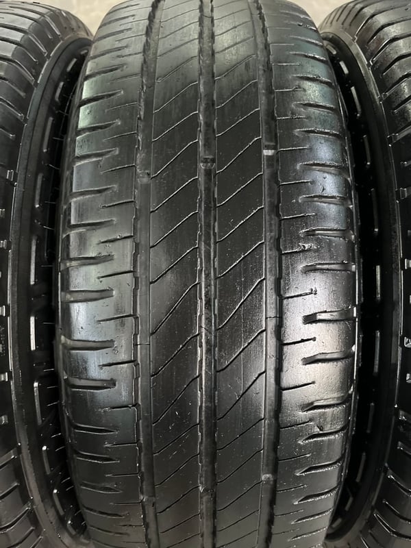 ล้อแม็ก 6รู139 Toyota ขอบ 15 พร้อมยาง 205-70-15 Michelin ปี 22 ใส่กับ รถตู้ Commuter 6รู139 ได้เลย