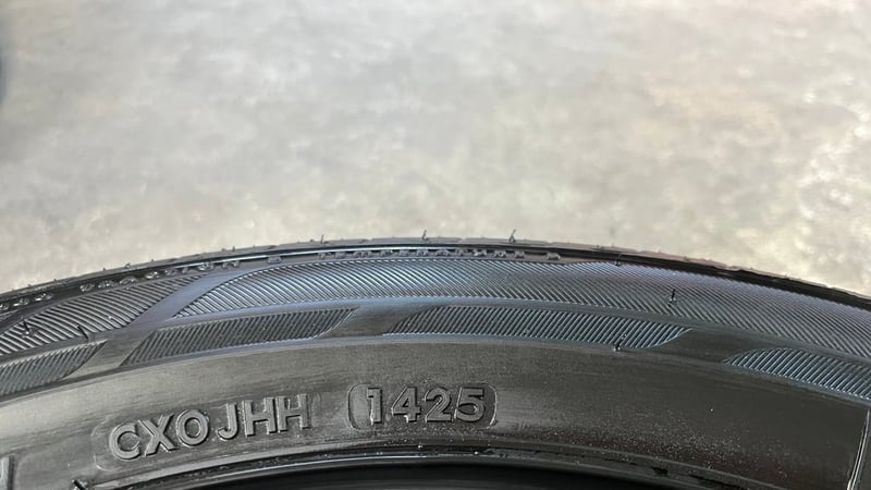 ยางป้ายแดง 165-65-14 Bridgestone ปี 25 สวยกริ๊บ