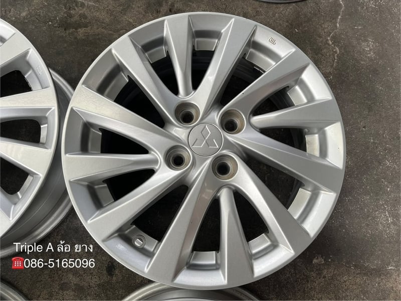 ล้อแม็ก Mitsu Attrage ขอบ 15 สีบอร์น สภาพสวย ล้อแม็ก Mitsu Attrage ขอบ 15 สีบอร์น สภาพสวย