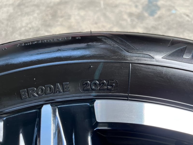 ล้อแม็กป้ายแดง Honda HRV ตัวท็อป รุ่นใหม่ล่าสุด ขอบ 17 พร้อมยางน้องๆป้ายแดง 215-60-17 Bridgestone ปี 25