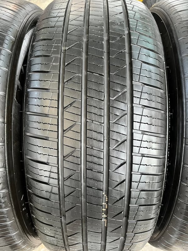 ยาง 215-55-17 LEAO ปี 25 สภาพสวย