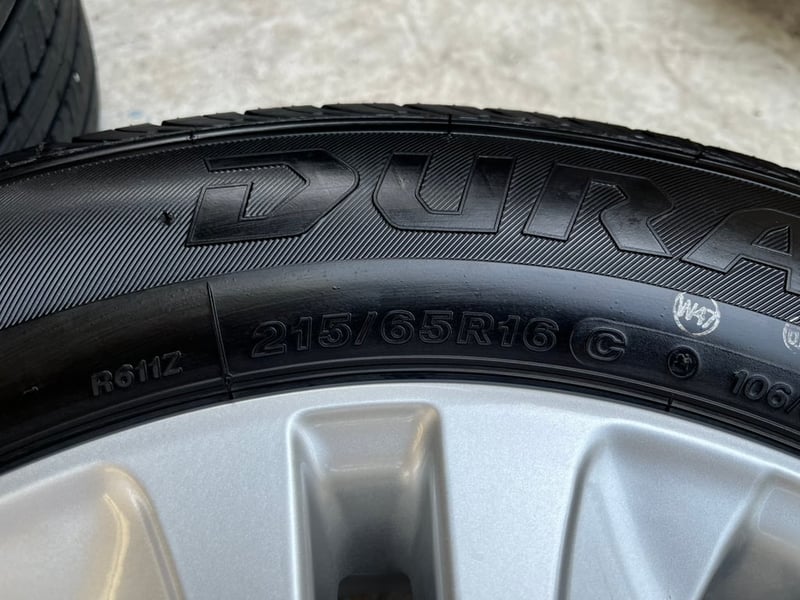 ล้อแม็กป้ายแดง Toyota Revo ขอบ 16 พร้อมยางป้ายแดง 215-65-16 Bridgestone ปลายปี 25 ล้อแม็กป้ายแดง Toyota Revo ขอบ 16 พร้อมยางป้ายแดง 215-65-16 Bridgestone ปลายปี 25