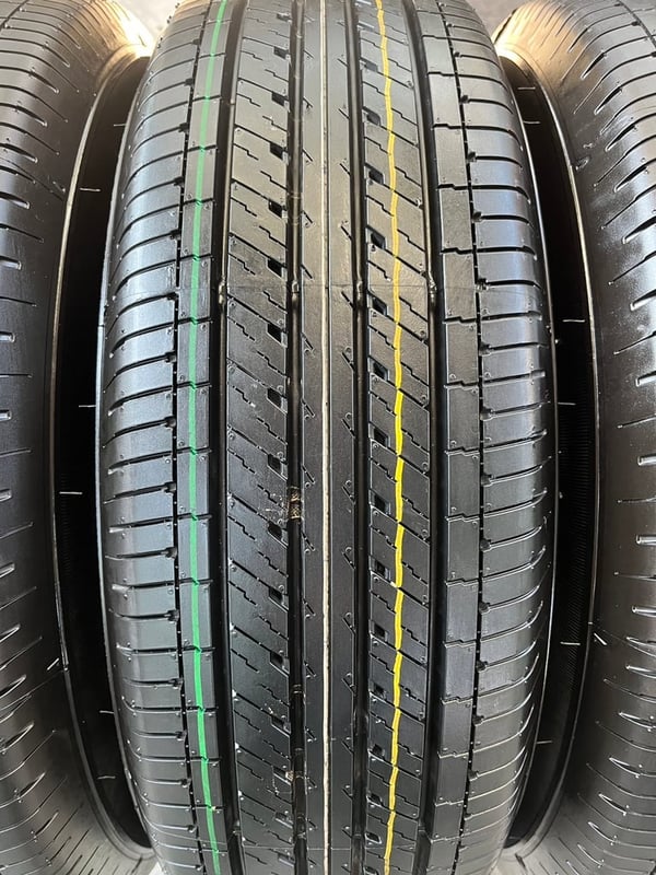 ยางใหม่ป้ายแดง 215-65-16 Dunlop ปี 25 ใหม่กริ๊บ ถอดจากโชว์รูม