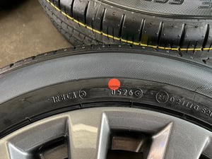 ล้อแม็ก Mitsu Attrage ขอบ 15 สีเทาไฮเปอร์ พร้อมยางใหม่ 185-60-15 Dunlop ปี 26