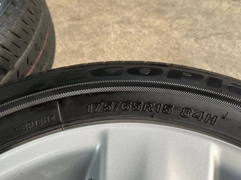 ล้อแม็ก Toyota Vios 5 ก้าน ขอบ 15 แถมยาง 175-65-15 Bridgestone ปลายปี 21