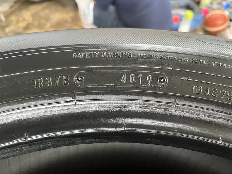 ยางมือสอง 265-50-20 Dunlop ปลายปี 19(8เส้น) ดอกยางสวย หนาปึกทุกเส้น