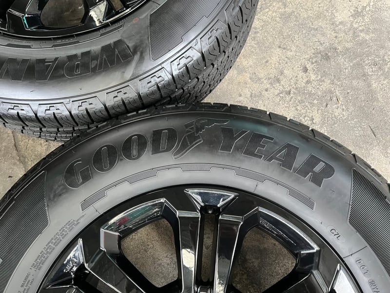 ล้อแม็ก Mitsu Triton Athlete ขอบ 18 สีดำแท้ พร้อมยางใหม่ป้ายแดง 255-65-18 Goodyear ปี 24
