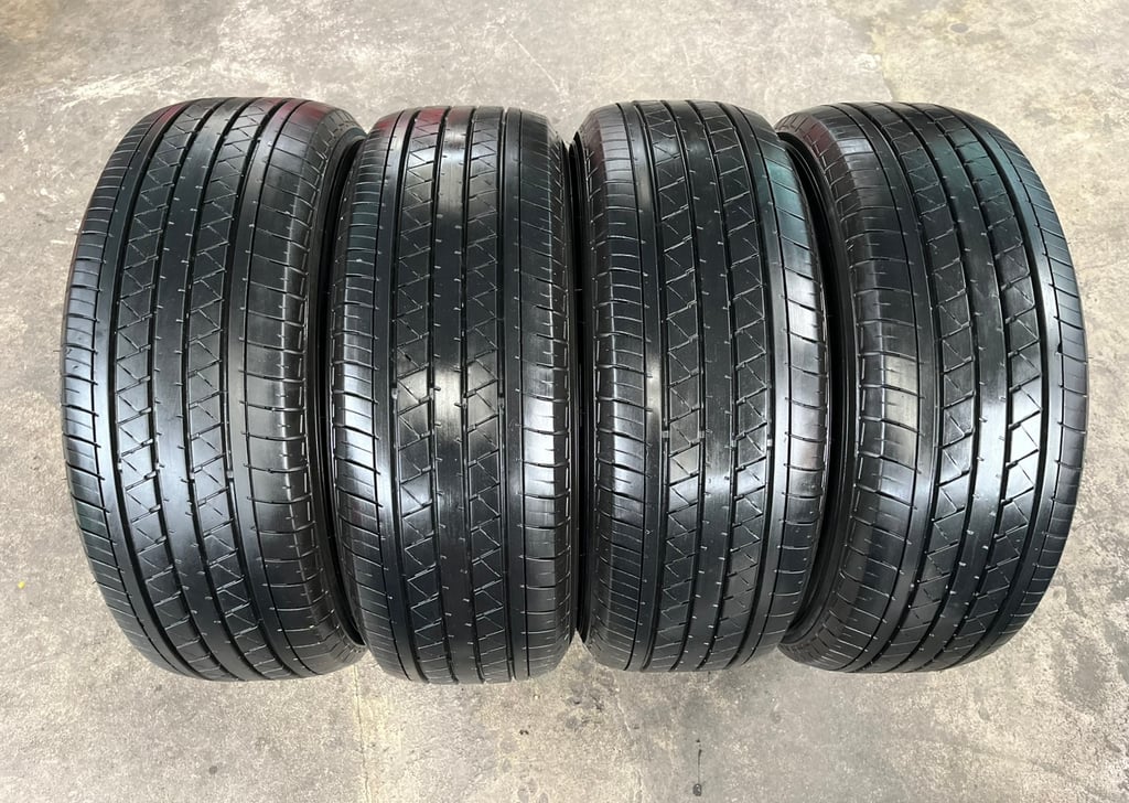 ล้อแม็ก 6รู139 Toyota ขอบ 16 พร้อมยาง 235-65-16 Yokohama ปลายปี 24 ใส่กับ รถตู้ Commuter 6รู139 ได้เลย