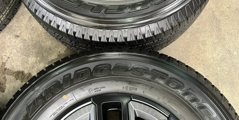 ยางใหม่ป้ายแดง 255-70-17 Bridgestone ปี 25 ใหม่กริ๊บ ถอดจากโชว์รูม