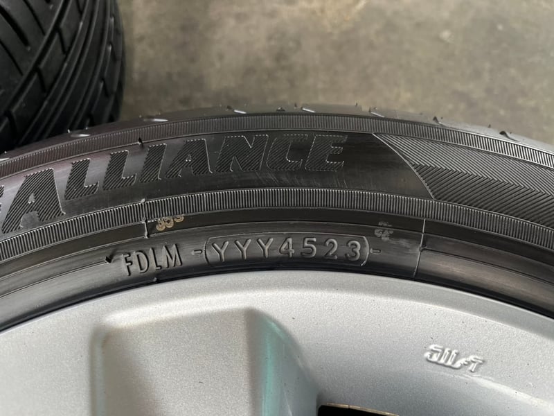 ล้อแม็ก 6รู139 Toyota ขอบ 17 พร้อมยาง 215-55-17 Alliance(Made in JAPAN) ปลายปี 23