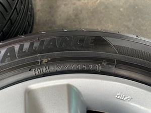 ล้อแม็ก 6รู139 Toyota ขอบ 17 พร้อมยาง 215-55-17 Alliance(Made in JAPAN) ปลายปี 23
