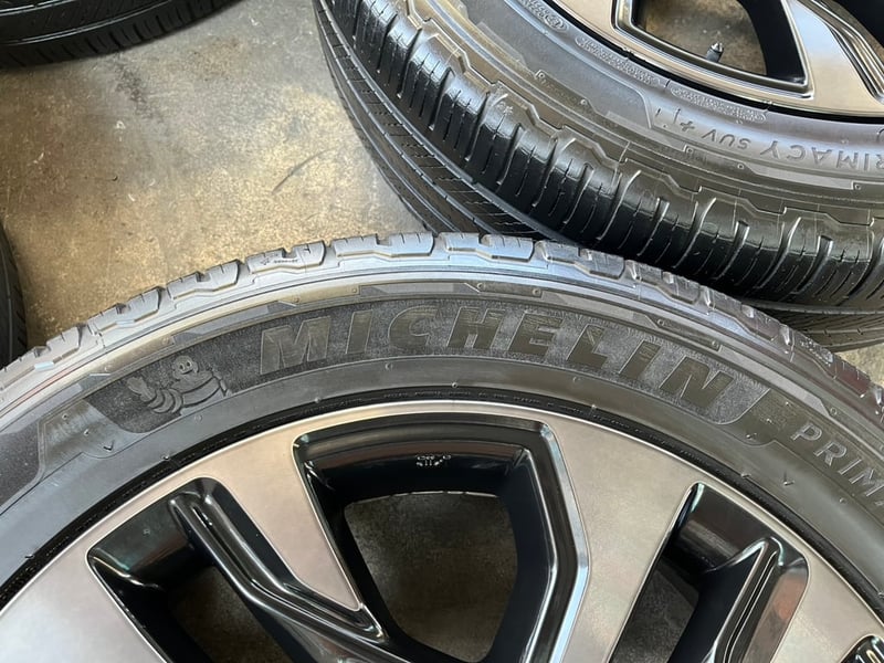 ล้อแม็ก Toyota Fortuner GR Sport ขอบ 20 สีดำหน้าชา พร้อมยาง 265-50-20 Michelin ปลายปี 23