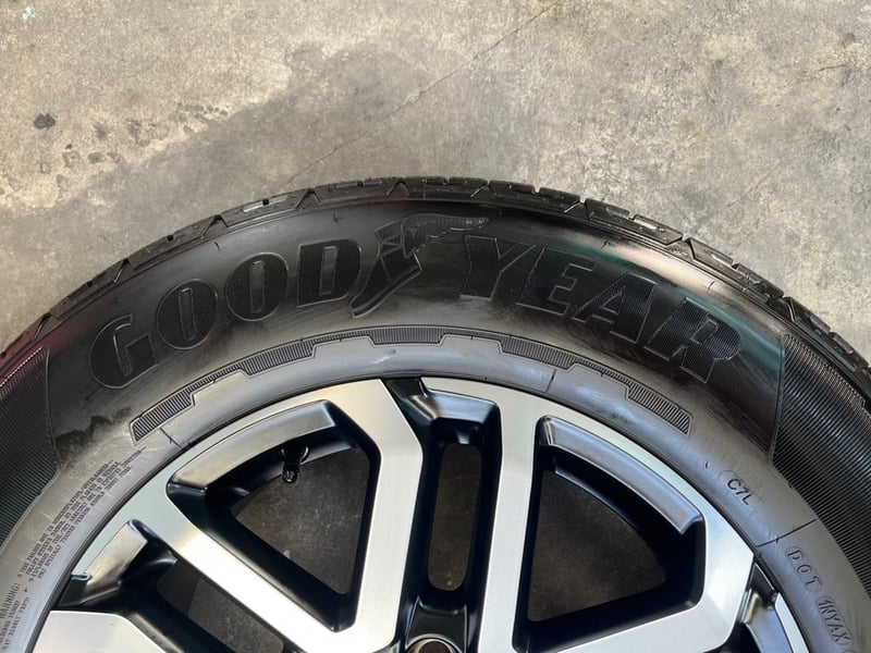 ล้อแม็กพร้อมยางใหม่ป้ายแดง Ford Next-Gen Sport ขอบ 18 ดำหน้าเงา ใหม่กริ๊บ