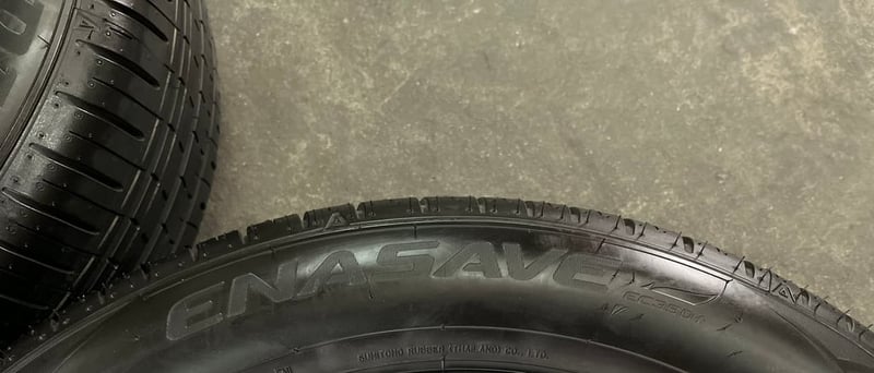 ยางป้ายแดง 195-60-16 Dunlop ปลายปี 25 สวยกริ๊บ ถอดจากรถป้ายแดง ยางป้ายแดง 195-60-16 Dunlop ปลายปี 25 สวยกริ๊บ ถอดจากรถป้ายแดง