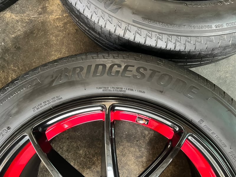 ล้อแม็ก 5รู114 Yachiyoda ขอบ 17 พร้อมยาง 215-55-17 Bridgestone ปี 23