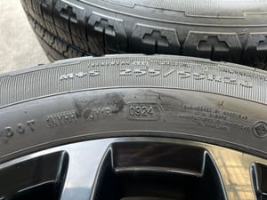 ล้อแม็ก Ford Everest Next-Gen Sport ขอบ 20 สีดำ พร้อมยาง 255-55-20 GoodYear ปี 24 ล้อแม็ก Ford Everest Next-Gen Sport ขอบ 20 สีดำ พร้อมยาง 255-55-20 GoodYear ปี 24