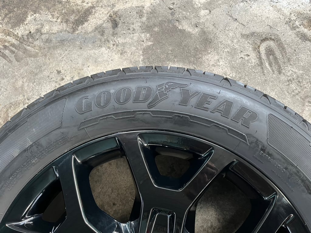 ล้อแม็ก Ford Everest Next-Gen Sport ขอบ 20 พร้อมยางน้องๆป้ายแดง 255-55-20 GoodYear ปี 24 ล้อแม็ก Ford Everest Next-Gen Sport ขอบ 20 พร้อมยางน้องๆป้ายแดง 255-55-20 GoodYear ปี 24