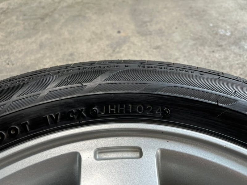 ล้อแม็ก Mitsu Mirage ขอบ 14 พร้อมยาง 165-65-14 Bridgestone ปี 24 ล้อแม็ก Mitsu Mirage ขอบ 14 พร้อมยาง 165-65-14 Bridgestone ปี 24