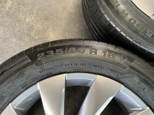 ล้อแม็กป้ายแดงแถมยาง ISUZU ขอบ 18 สีเทา สภาพดี ล้อแม็กป้ายแดงแถมยาง ISUZU ขอบ 18 สีเทา สภาพดี