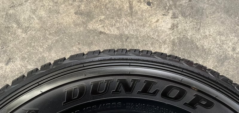 ยางใหม่ป้ายแดง 225-70-17 Dunlop ปี 25 ใหม่กริ๊บ ถอดจากรถใหม่ป้ายแดง