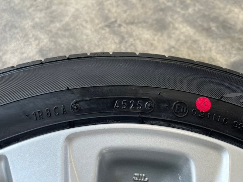 ล้อแม็ก Toyota Yaris Ative ขอบ 15 พร้อมยางใหม่ 185-60-15 Dunlop ปลายปี 25