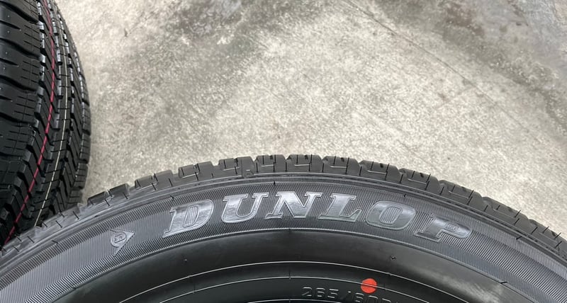 ยางใหม่ป้ายแดง 265-60-18 Dunlop ปี 25 ใหม่กริ๊บ ถอดจากโชว์รูม ยางใหม่ป้ายแดง 265-60-18 Dunlop ปี 25 ใหม่กริ๊บ ถอดจากโชว์รูม