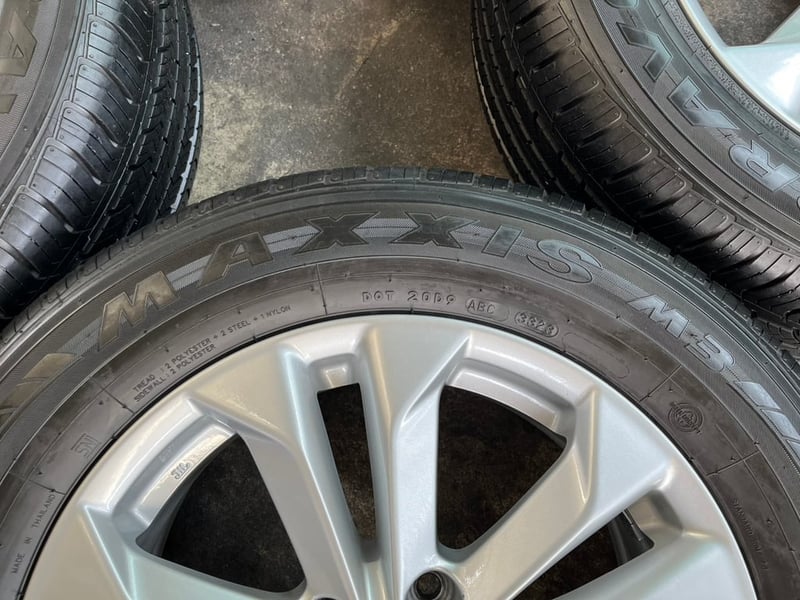 ล้อแม็ก Nissan X-Trail ขอบ 17 พร้อมยาง 235-60-17 Maxxis ปี 23