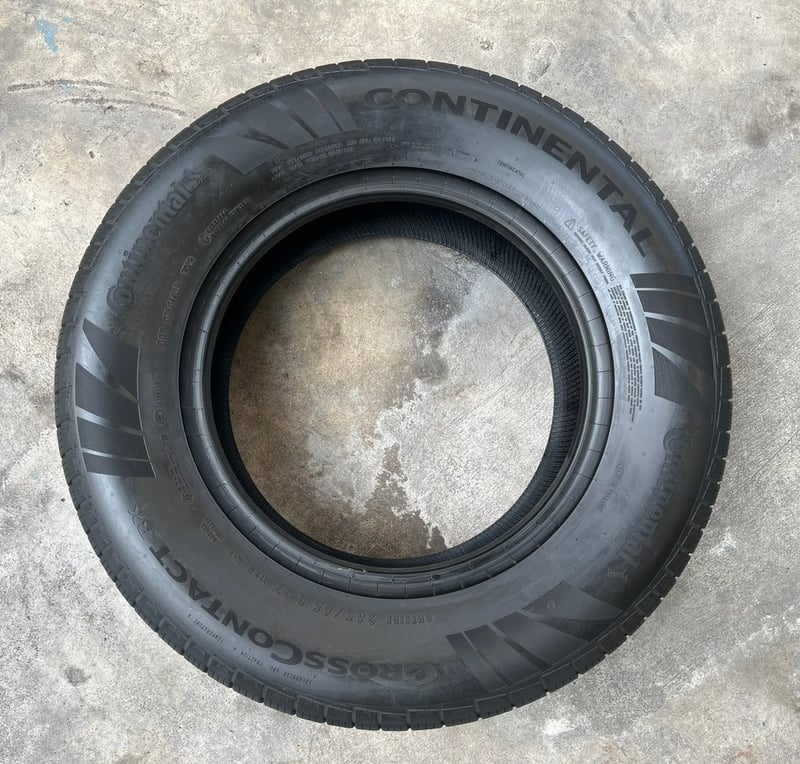 ยางป้ายแดง 1 เส้น 265-65-17 Continental ปี 25 ใหม่กริ๊บ ยางป้ายแดง 1 เส้น 265-65-17 Continental ปี 25 ใหม่กริ๊บ