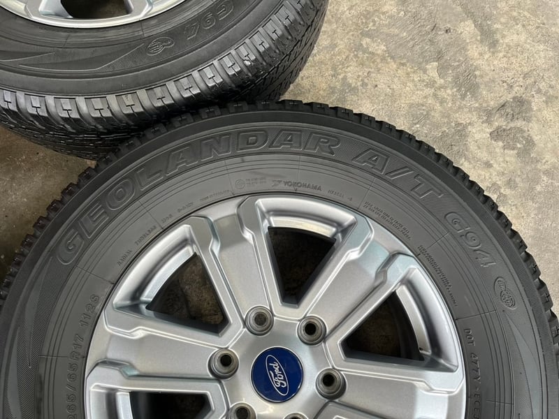 ล้อแม็ก Ford Ranger รุ่นใหม่ล่าสุด ขอบ 17 แถมยาง 265-65-17 Yokohama ปี 20