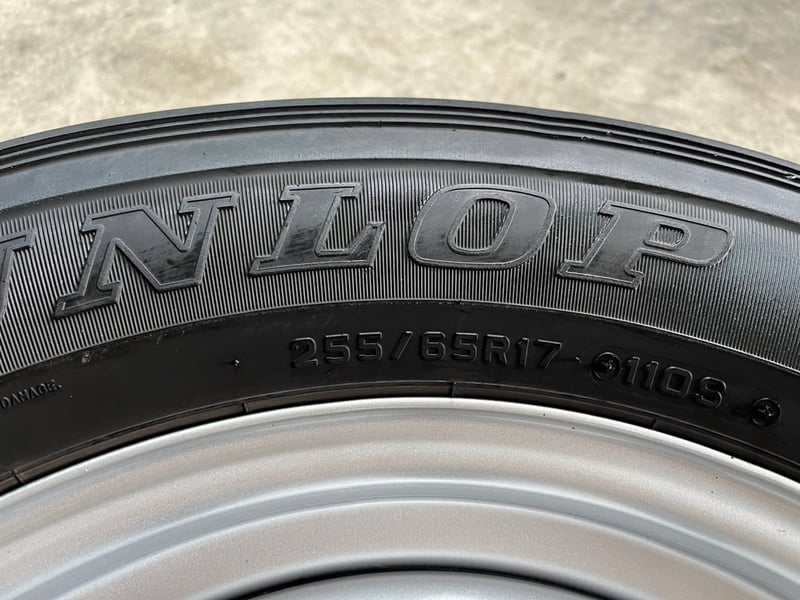 ล้อกระทะ 6รู139 Toyota ขอบ 17 แถมยาง 255-65-17 Dunlop ปี 22