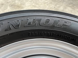 ล้อกระทะ 6รู139 Toyota ขอบ 17 แถมยาง 255-65-17 Dunlop ปี 22