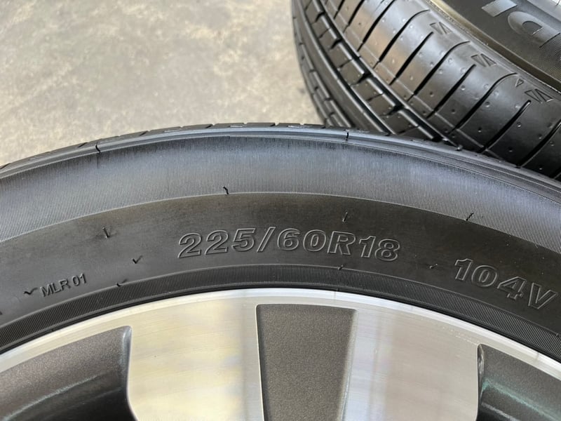 ล้อแม็ก Honda CRV G4 ขอบ 18 สีเทาหน้าเงา พร้อมยางป้ายแดง 225-60-18 CHAOYANG ปี 25 ล้อแม็ก Honda CRV G4 ขอบ 18 สีเทาหน้าเงา พร้อมยางป้ายแดง 225-60-18 CHAOYANG ปี 25