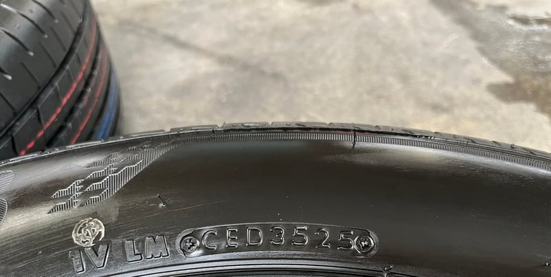 ยางใหม่ป้ายแดง 215-55-17 Bridgestone ปี 25 ใหม่กริ๊บ ถอดจากรถใหม่ป้ายแดง