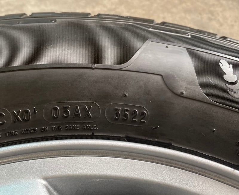 ล้อแม็ก ฮุนได Hyundai H1 ขอบ 16 สีไฮเปอร์ พร้อมยาง 215-70-16 Michelin ปลายปี 22 ล้อแม็ก ฮุนได Hyundai H1 ขอบ 16 สีไฮเปอร์ พร้อมยาง 215-70-16 Michelin ปลายปี 22