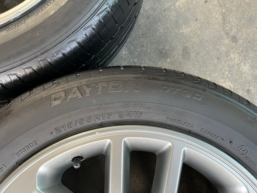 ล้อแม็ก 6รู139 Toyota ขอบ 17 สีเทา พร้อมยาง 215-55-17 Dayton ปี 24 ล้อแม็ก 6รู139 Toyota ขอบ 17 สีเทา พร้อมยาง 215-55-17 Dayton ปี 24