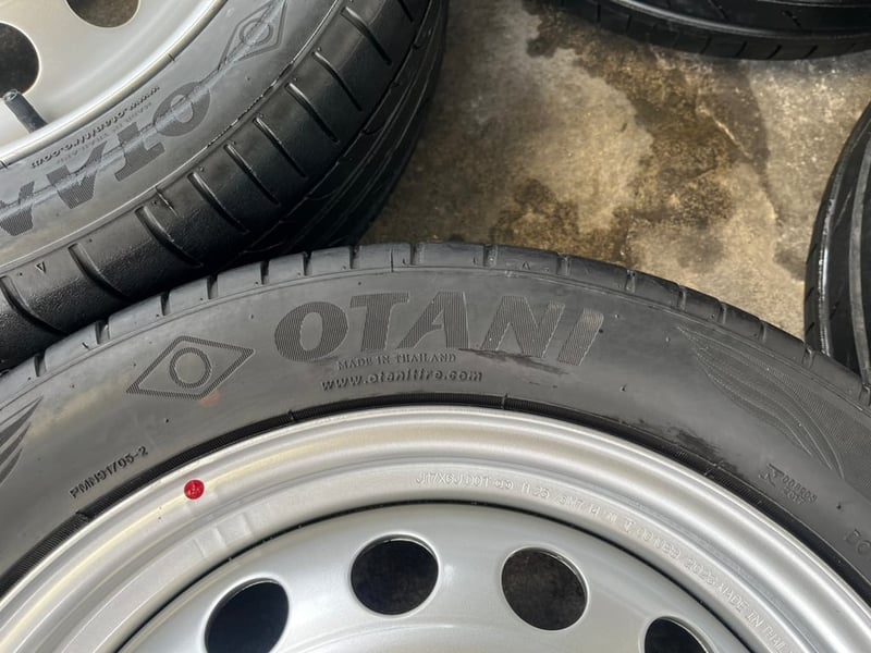 ล้อกระทะแถมยาง 6รู139 Toyota ขอบ 17 สีบอร์น