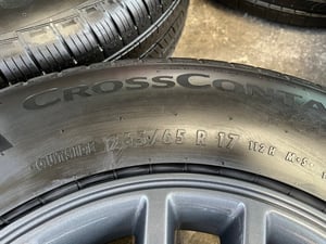 ล้อแม็ก Toyota Fortuner BMC ขอบ 17 สีเทาดำ พร้อมยางป้ายแดง 265-65-17 Continental ปี 25