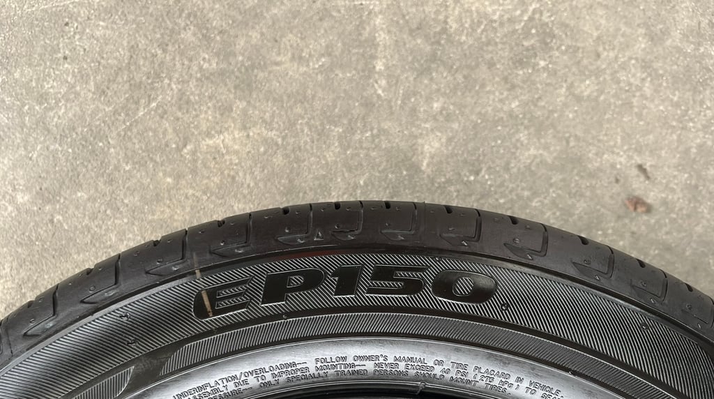 ยางป้ายแดง 165-65-14 Bridgestone ปลายปี 24 สวยกริ๊บ ยางป้ายแดง 165-65-14 Bridgestone ปลายปี 24 สวยกริ๊บ