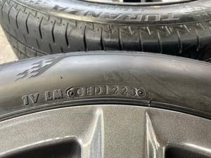 ล้อแม็ก Toyota Camry ขอบ 17 สีเทากัน พร้อมยาง 215-55-17 Bridgestone ปี 23