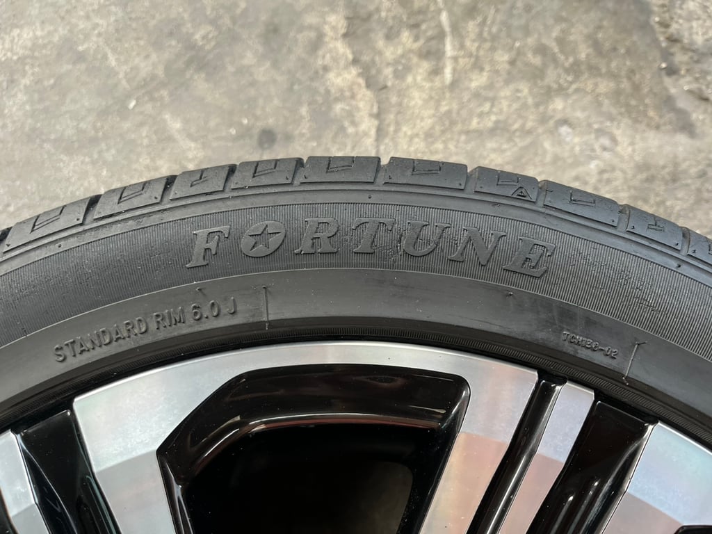 ล้ออะไหล่ 4รู100 Toyota Yaris Ativ ขอบ 16 ดำหน้าเงา พร้อมยาง 195-50-16 FORTUNE ปี 22 ล้ออะไหล่ 4รู100 Toyota Yaris Ativ ขอบ 16 ดำหน้าเงา พร้อมยาง 195-50-16 FORTUNE ปี 22