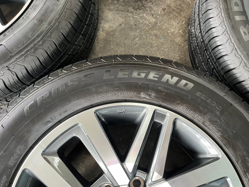 ล้อแม็ก Toyota Fortuner ตัวท็อป ขอบ 18 เทาหน้าเงา พร้อมยาง 265-60-18 GOODRIDE ปี 25