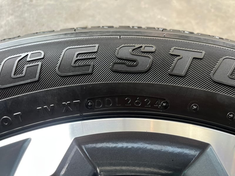 ล้อแม็ก Mitsu Triton ขอบ 18 เทาหน้าเงา พร้อมยาง 265-60-18 Bridgestone ปี 24