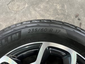ล้อแม็ก 5รู100 Subaru XV ขอบ 17 ดำหน้าเงา พร้อมยาง 235-60-17 Michelin ปี 22
