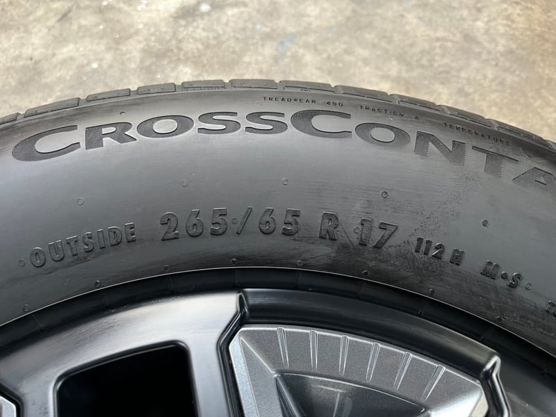 ล้อแม็กป้ายแดง Ford Ranger XLS ขอบ 17 พร้อมยางป้ายแดง 265-65-17 Continental ปี 25