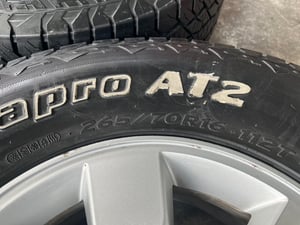 ล้อแม็ก 6รู139 Toyota Vigo ขอบ 16 พร้อมยาง 265-70-16 Hankook(แก้มขาว) ปี 21 